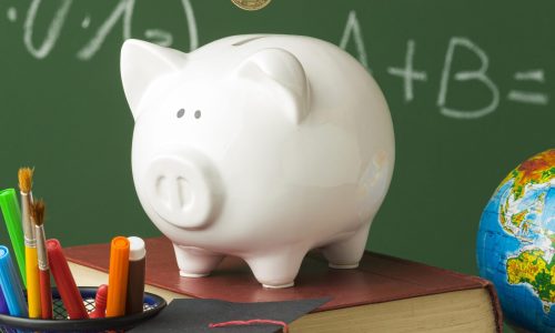 A Importância da Educação Financeira nas Escolas: Por Que Precisamos Ensinar Sobre Dinheiro Desde Cedo?